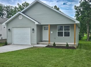 913 W Della St, Springfield, MO 65803