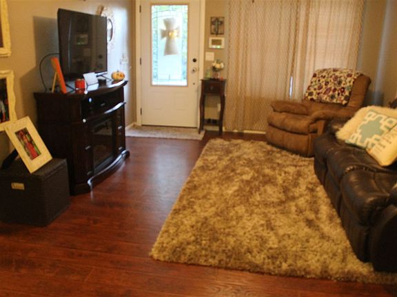 3rd image of 200 Bettie St