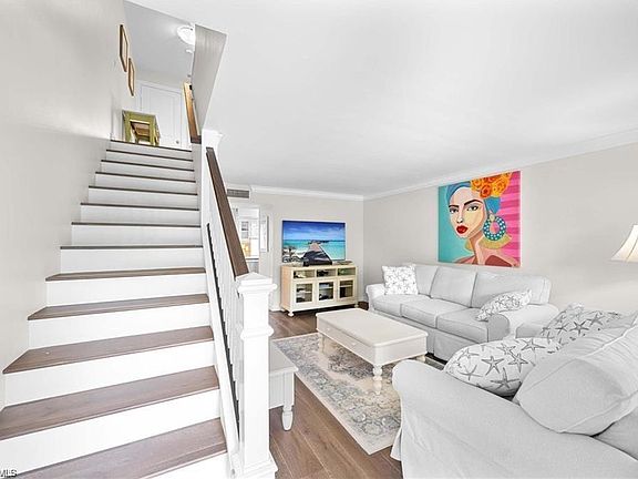 3rd image of 1222 Gordon Dr #O-15