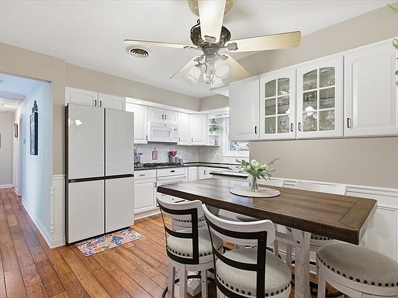 5th image of 1100 Barber Ln