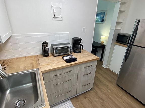 5th image of 2705 SE 1st Ct APT 1