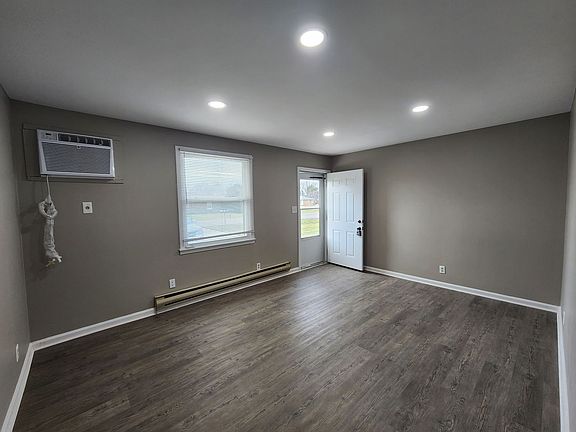 3rd image of 145 Tandy Dr APT C