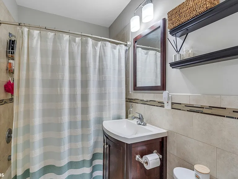 170 Pine St #A — Photo 15