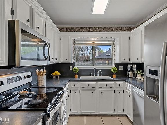 4th image of 5922 Wildcrest St