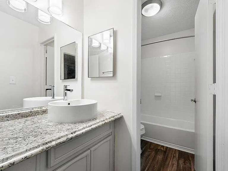 1318 Brockett Pl — Photo 19