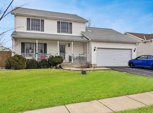 1706 Pebblewood Ct, Sycamore, IL 60178