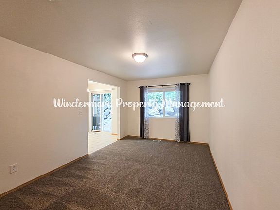 5th image of 1998 NE Green Glen Ln