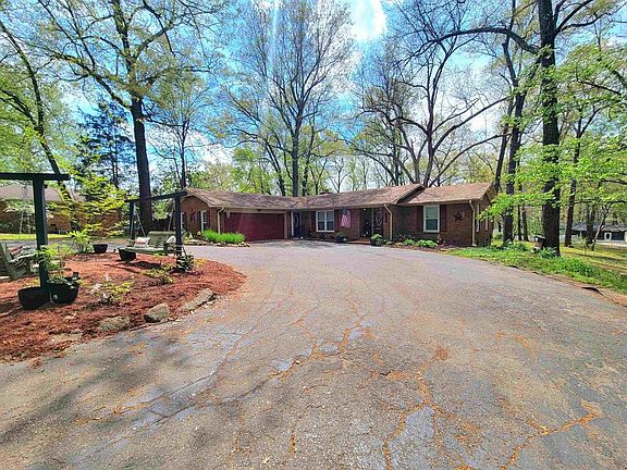 4th image of 145 Southwind Ct