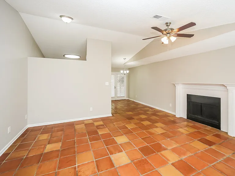 7203 Atterbury Cir E — Photo 5