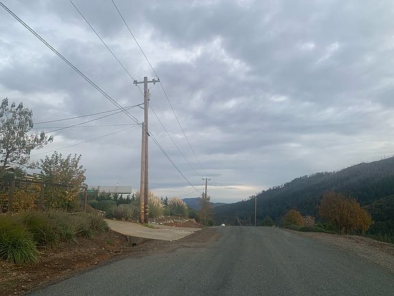 4th image of 15580 Summit Dr
