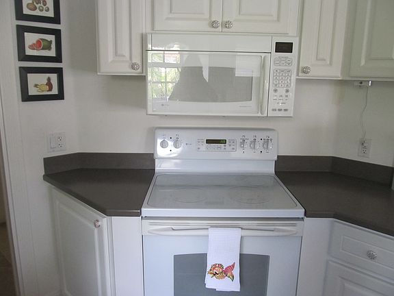 4th image of 12220 SW Elsinore Dr