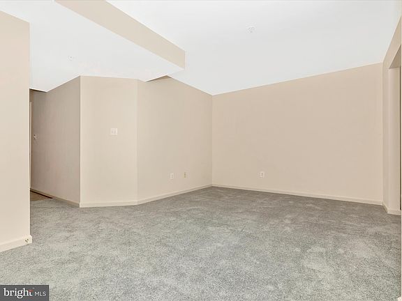5th image of 880 Monet Dr