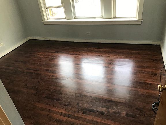 5th image of 3213 W Beach Ave #1