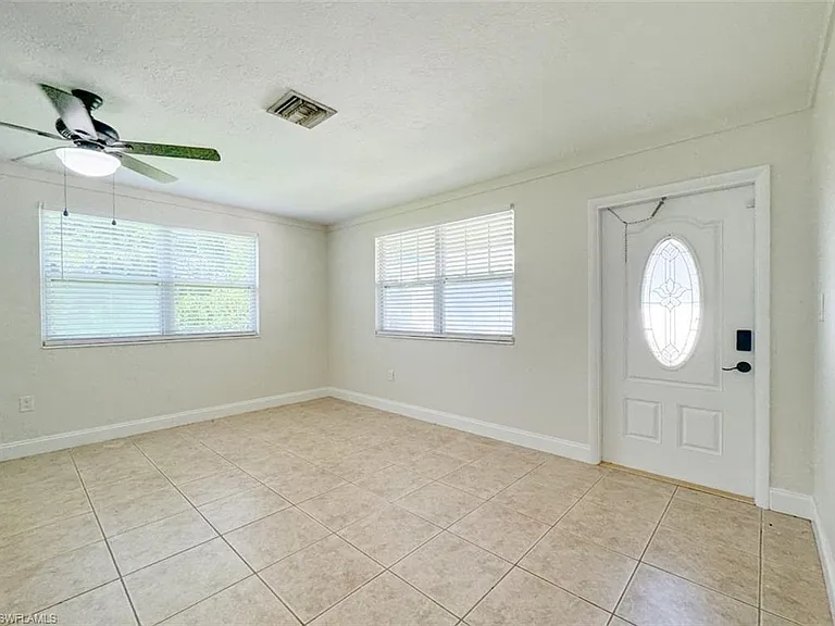 746 109th Ave N — Photo 14