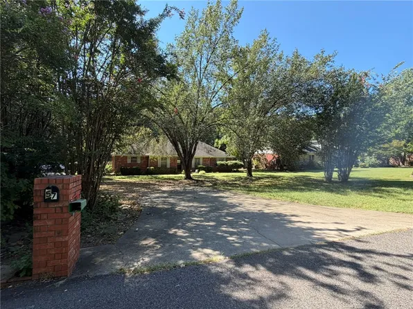57 Pike Ln, Russellville, AR 72802