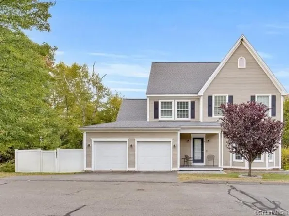 78 Village Lane #78, Canton, CT 06019