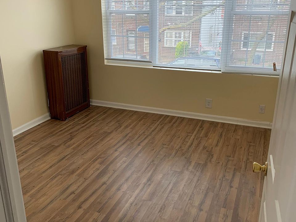 1st image of 965 E 104th St #2