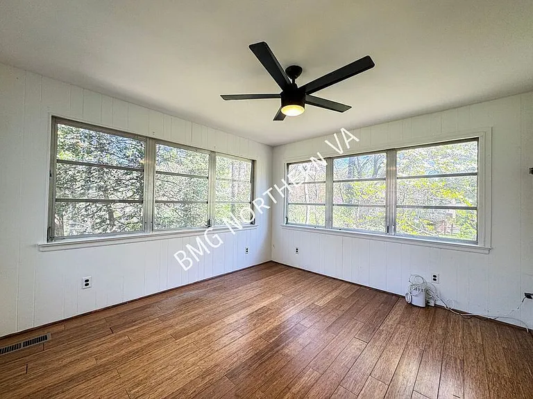 6600 Braddock Rd — Photo 13