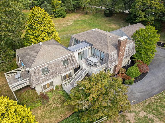 3rd image of 566 Shore Road