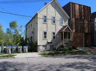 1126 E Kane Pl #1126A, Milwaukee, WI 53202