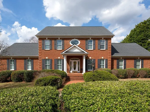 319 Waters Rd, Taylors, SC 29687