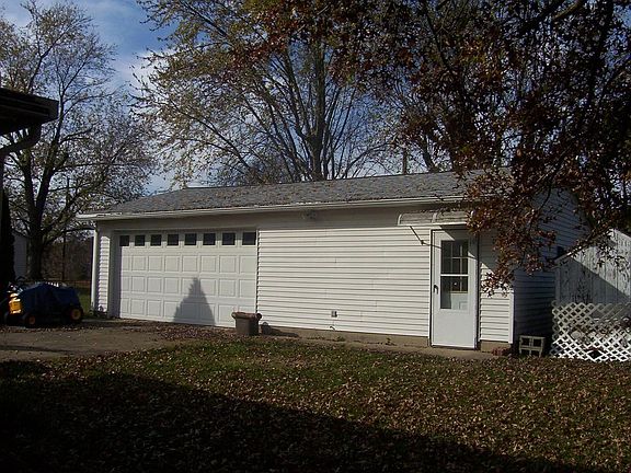 2nd image of 606 Richard Dr