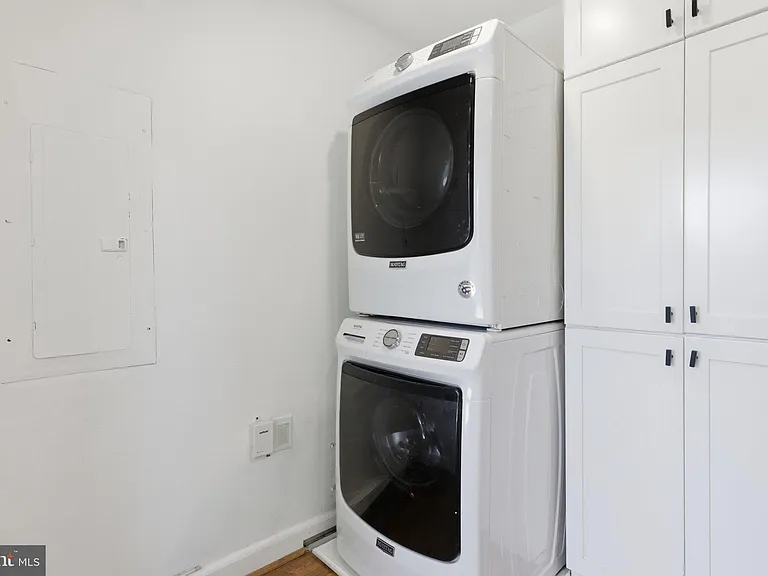 465 Hampton Ct #115 — Photo 12