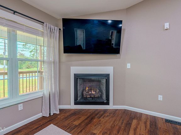 5th image of 356 Woodlawn Ave