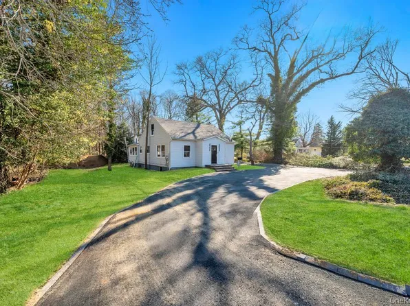 624 Townline Road, Hauppauge, NY 11788