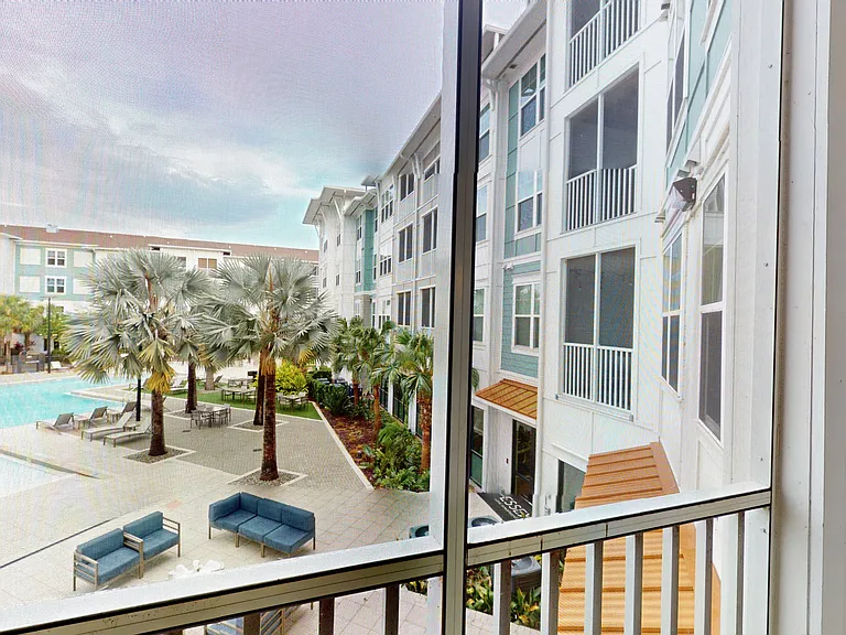 Essex Luxe Apartments — Photo 49