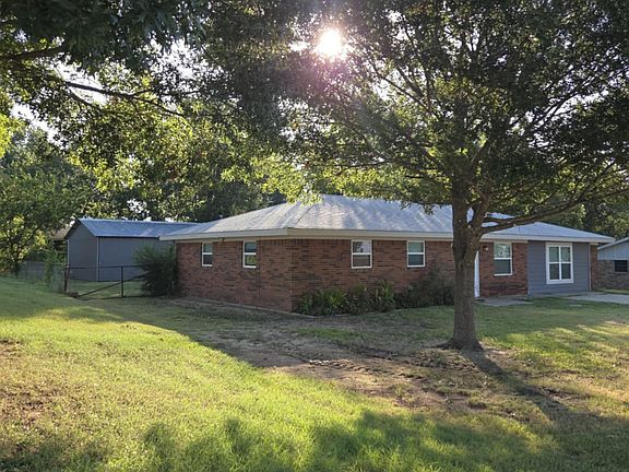 2nd image of 703 E Wilbarger St