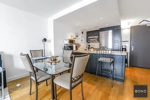 Rented by Bond New York | media 18