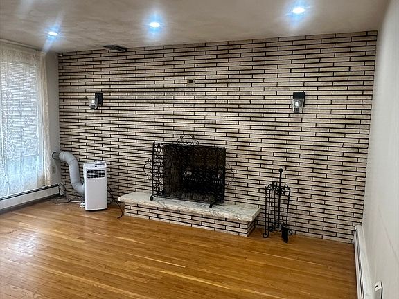 5th image of 122 Lantern Rd