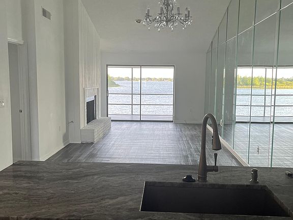 LIVNG AREA OPEN FLOOR PLAN