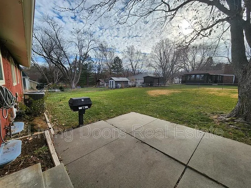 3 bed, 2.0 bath, 1794 sqft, $1,995 — Photo 2