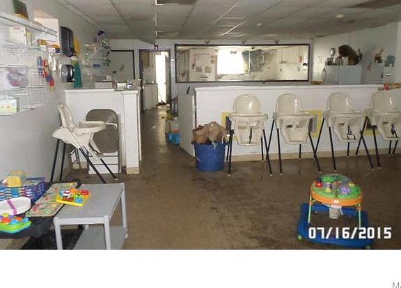 3rd image of 6826 Myron Ave