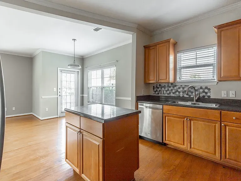 4102 Regency Ct — Photo 8