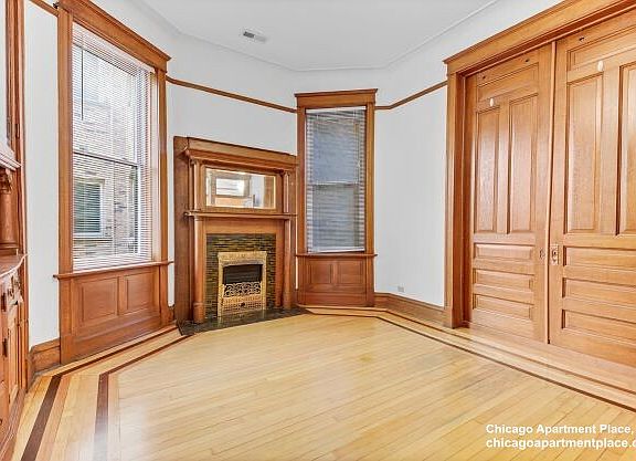 2nd image of 518 W Fullerton Pkwy APT 2