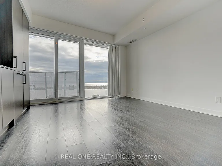 100 Harbour St #5008 — Photo 6