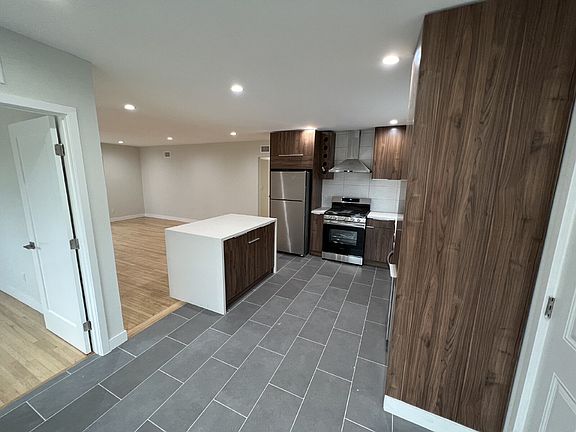 4th image of 4225 W 120th St APT A