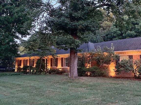 2nd image of 3314 Brookhill Cir