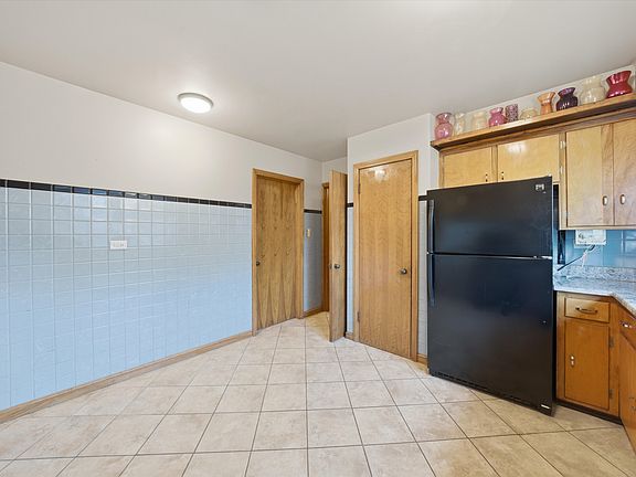 4th image of 7058 S Fairfield Ave #2