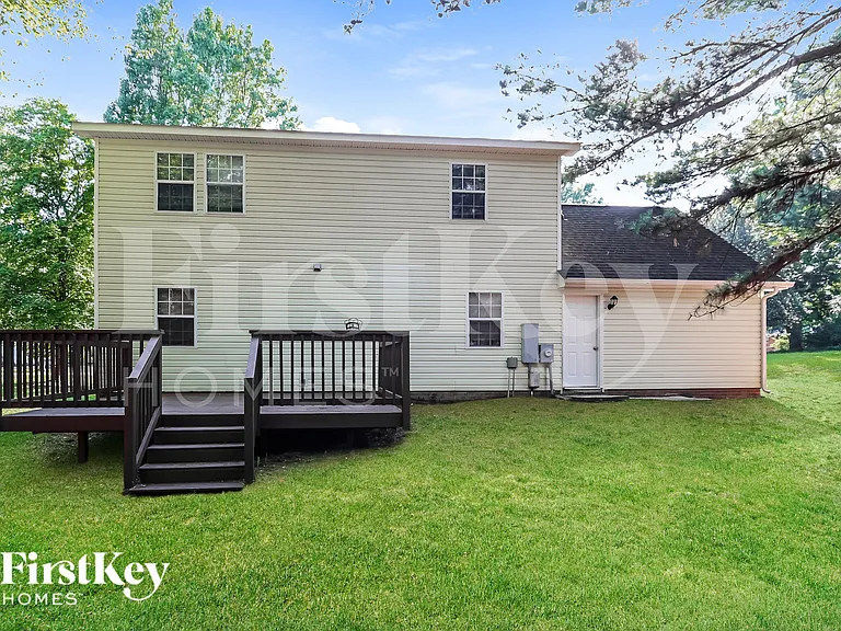 1716 Virginia St — Photo 18