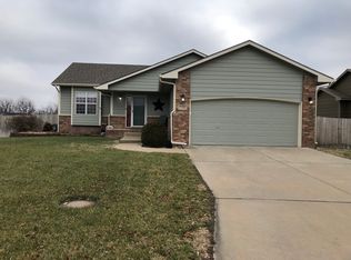 1742 N Prairie Run Cir, Mulvane, KS 67110