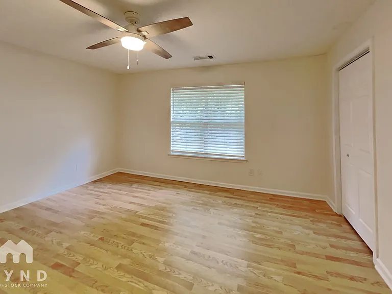 134 Oak Cir S — Photo 11