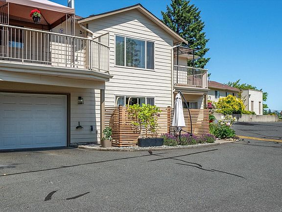 2nd image of 4271 Wellington Rd #6