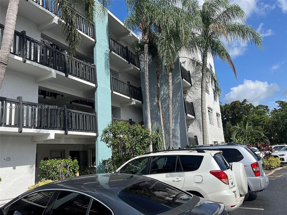1st image of 1021 Mockingbird Ln APT 104