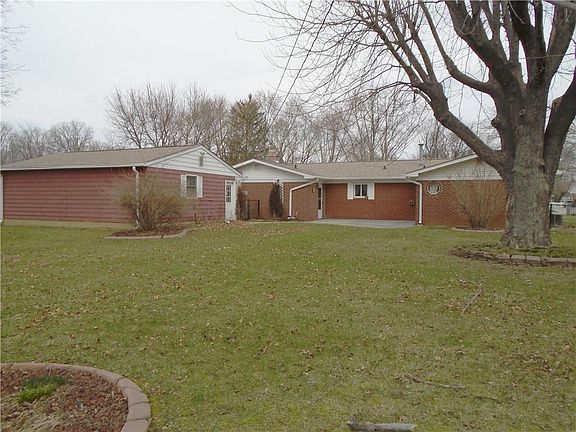 3rd image of 709 Lake Dr