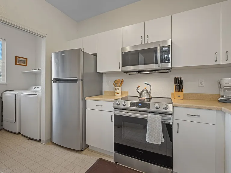 6412 Silver Mesa Dr #B — Photo 6