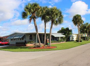 948 Roseau E, Venice, FL 34285